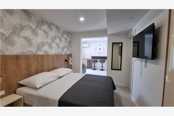 Room A5, for 2 persons