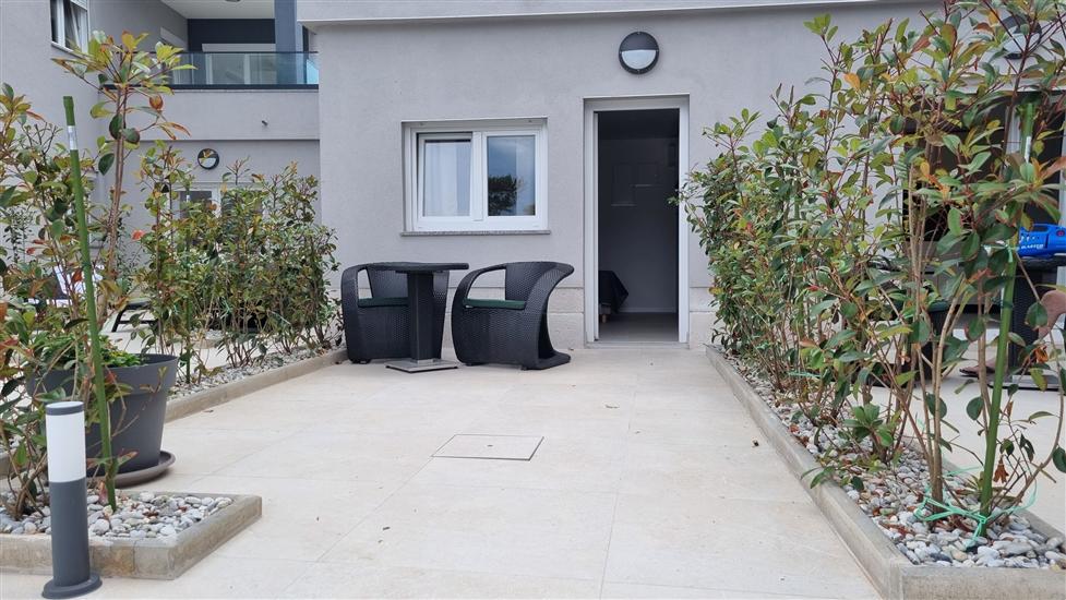 Room A6, for 2 persons