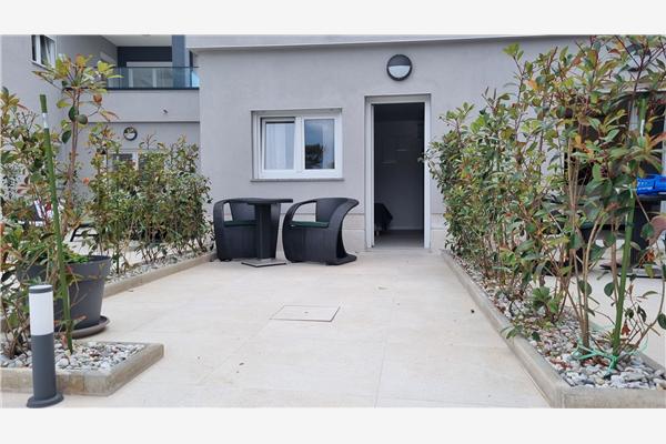 Room A6, for 2 persons