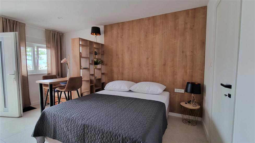 Room A6, for 2 persons