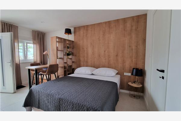 Room A6, for 2 persons