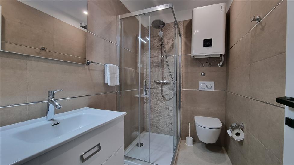 Room A6, for 2 persons