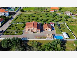 Apartment Leonardo Zadar riviera, Size 170.00 m2, Accommodation with pool, Airline distance to town centre 800 m