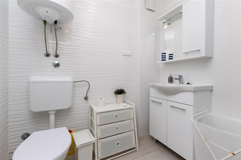 Apartment A1, for 5 persons