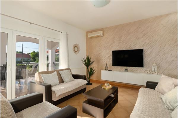 House K1, for 12 persons