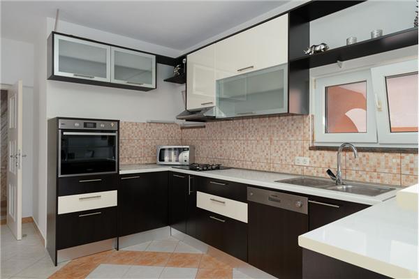 House K1, for 12 persons