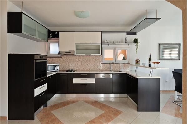 House K1, for 12 persons