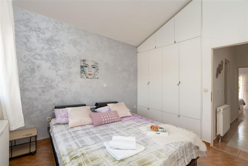 House K1, for 12 persons