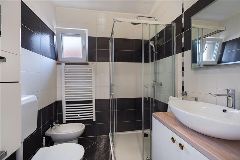 House K1, for 12 persons