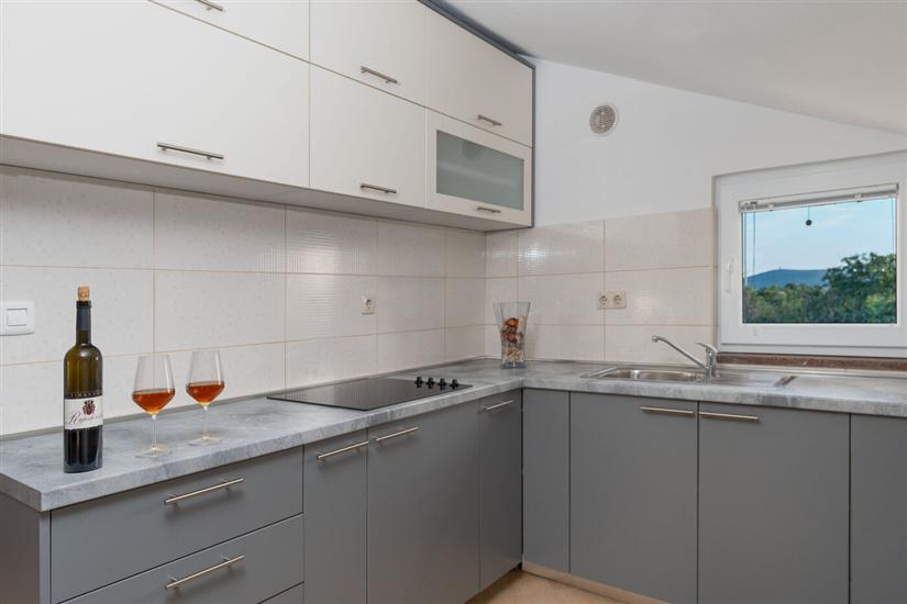 House K1, for 12 persons