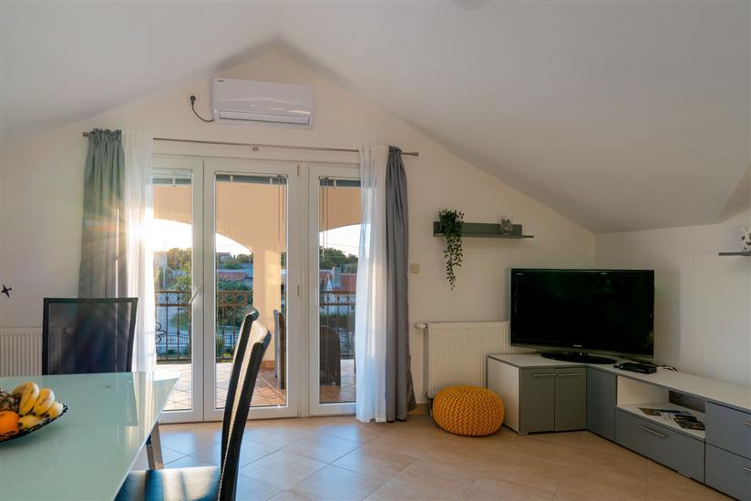 House K1, for 12 persons