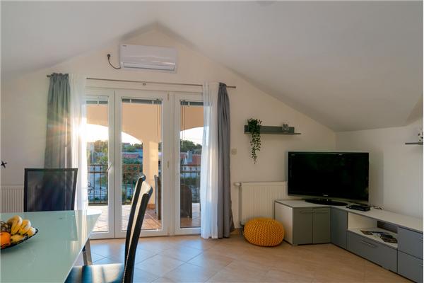 House K1, for 12 persons