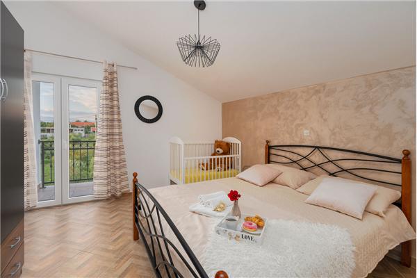 House K1, for 12 persons