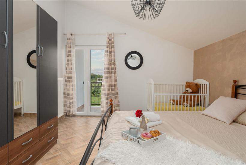 House K1, for 12 persons