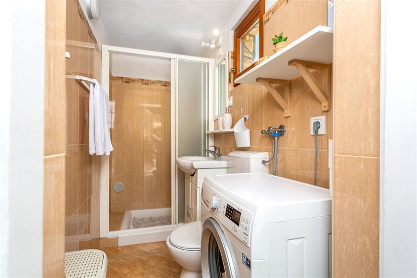 House K1, for 8 persons