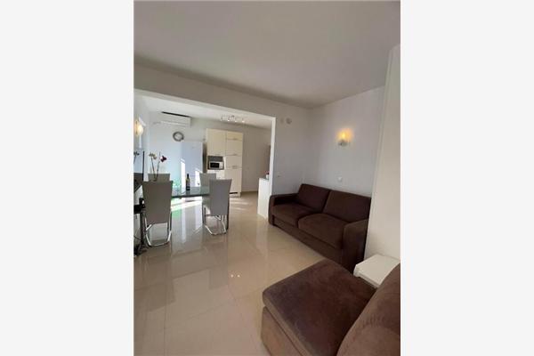 Apartment A2, for 6 persons