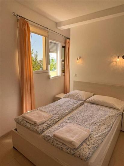 Apartment A2, for 6 persons