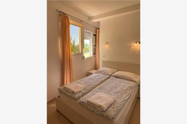 Apartment A2, for 6 persons