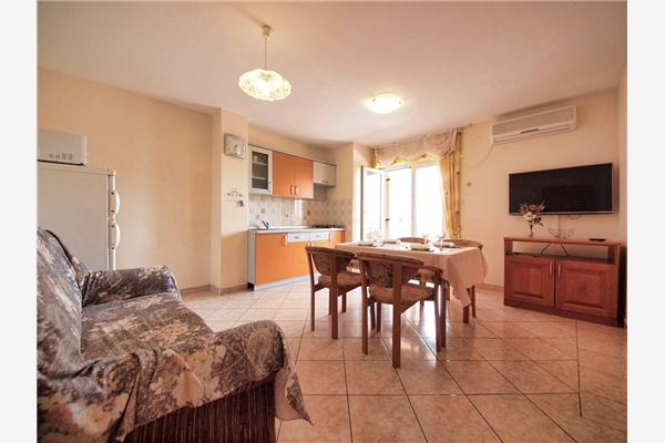 Apartment A4, for 4 persons