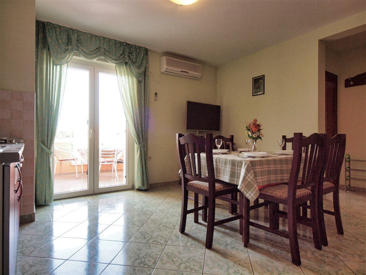 Apartment A6, for 4 persons