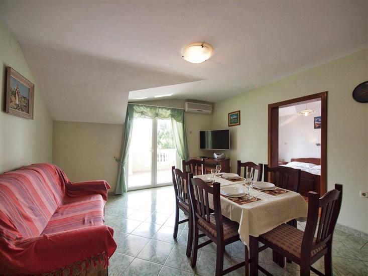 Apartment A7, for 4 persons