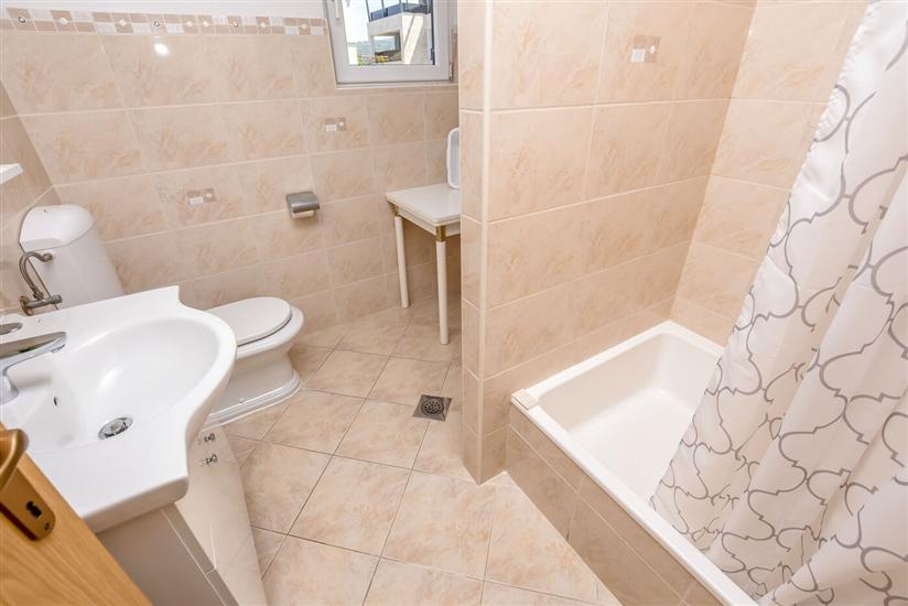 Apartment A1, for 5 persons