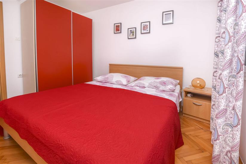 Apartment A1, for 5 persons