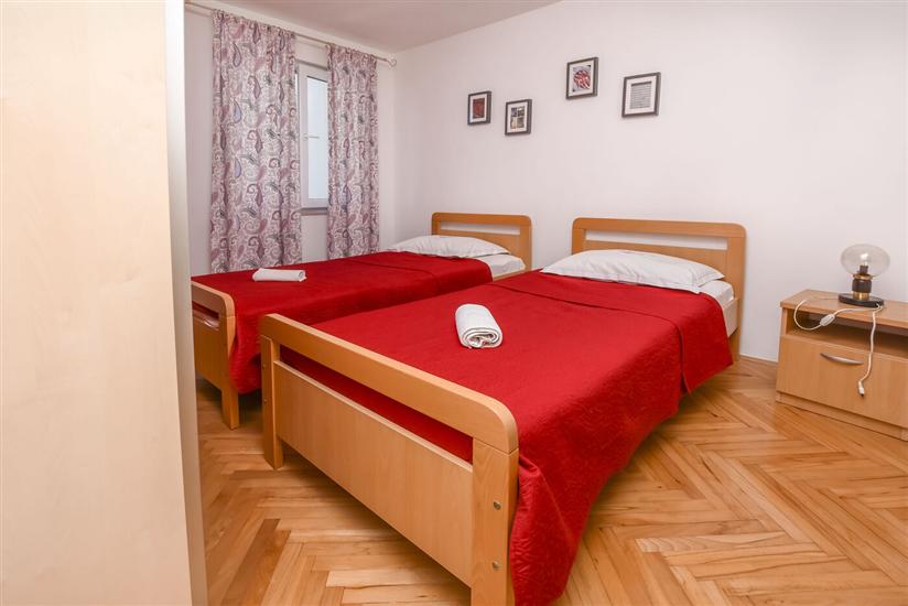 Apartment A1, for 5 persons