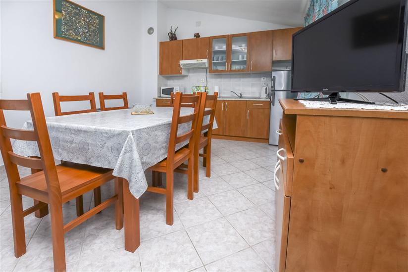 Apartment A2, for 5 persons