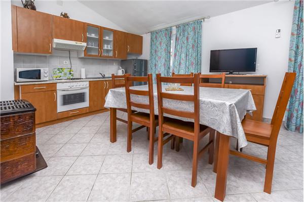 Apartment A2, for 5 persons