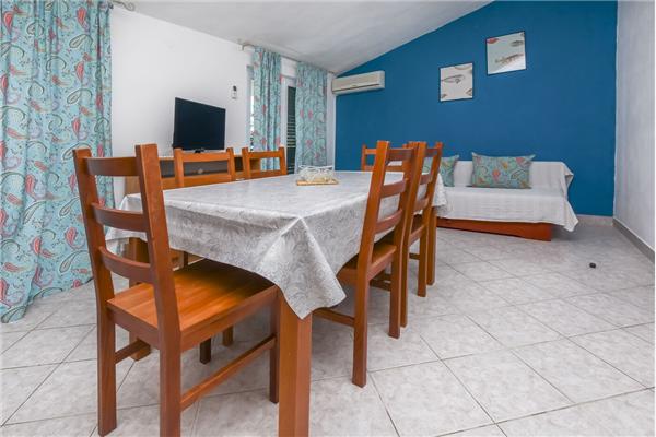 Apartment A2, for 5 persons