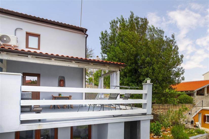 Apartment A1, for 5 persons