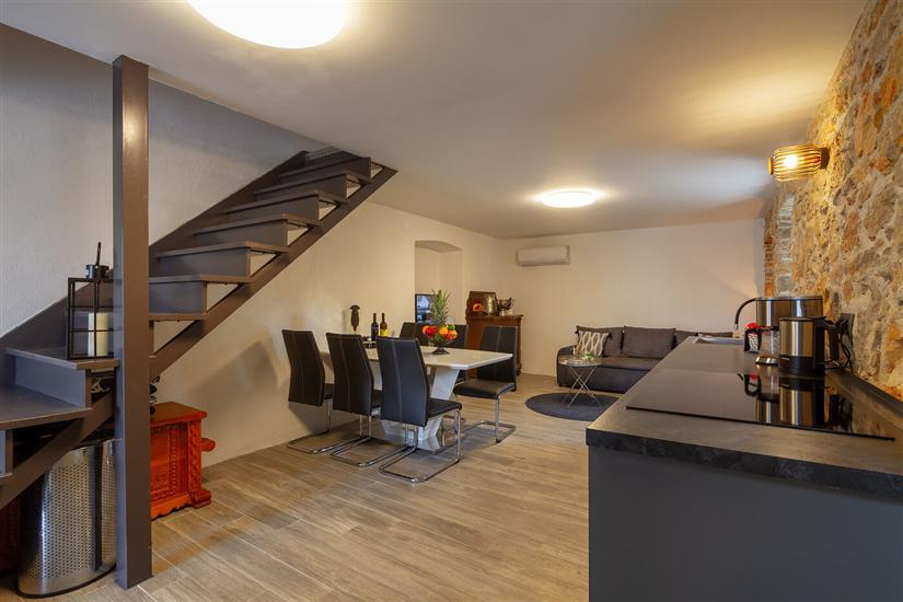 Apartment A1, for 5 persons