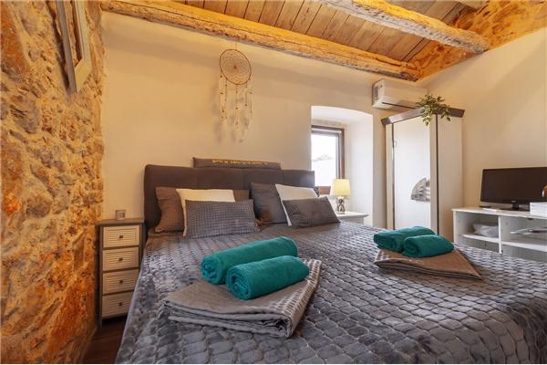 Apartment A1, for 5 persons