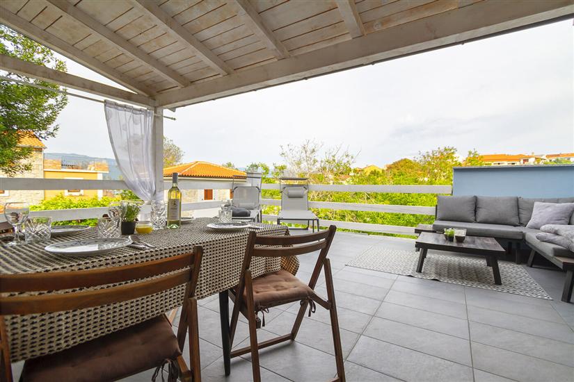 Apartment A1, for 5 persons