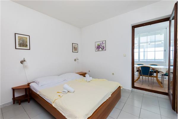 Apartment A1, for 6 persons