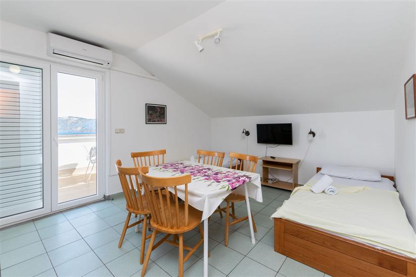 Apartment A4, for 4 persons