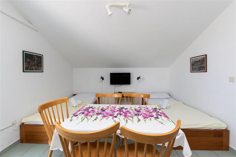 Apartment A4, for 4 persons