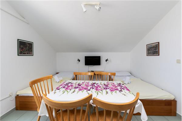 Apartment A4, for 4 persons