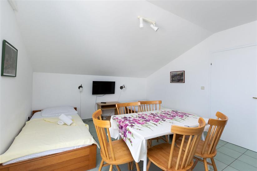 Apartment A4, for 4 persons