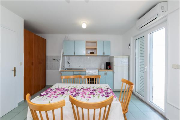 Apartment A4, for 4 persons