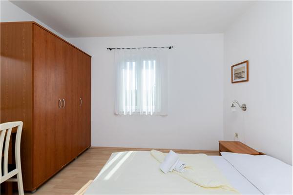 Apartment A2, for 5 persons