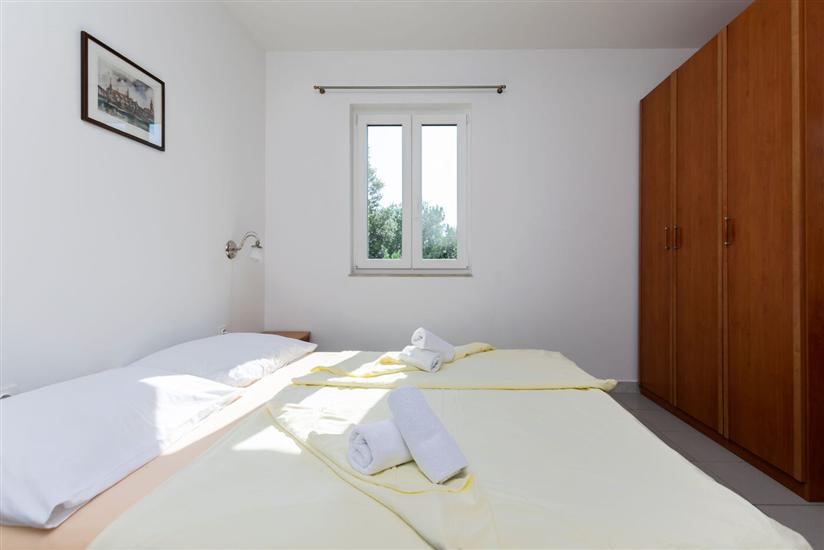 Apartment A2, for 5 persons