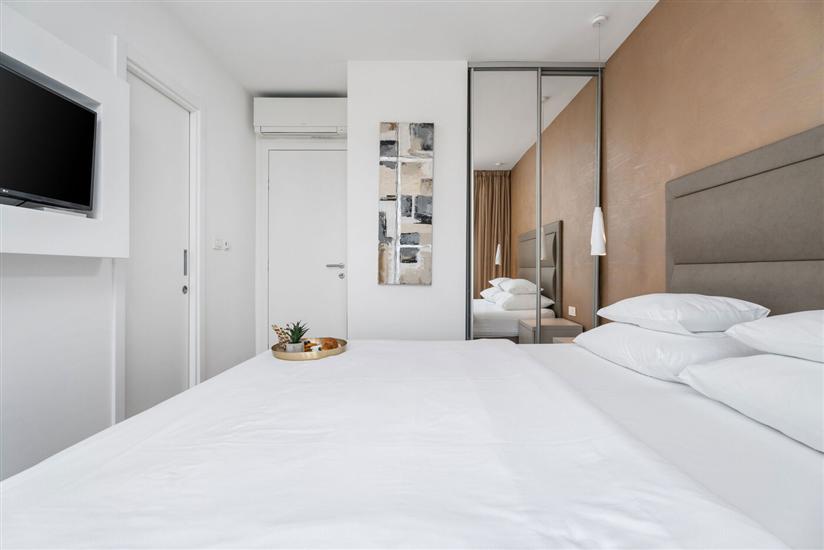 House K1, for 8 persons