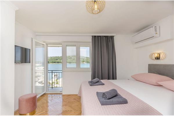 Apartment A1, for 5 persons