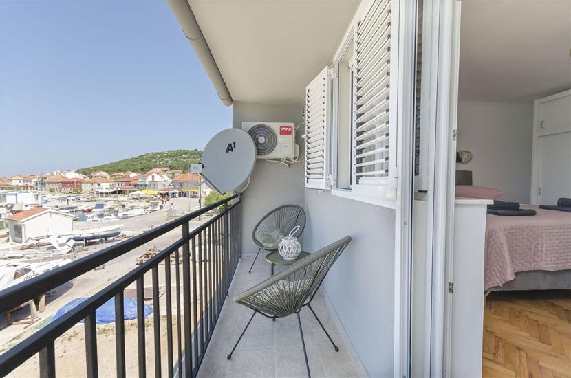 Apartment A1, for 5 persons