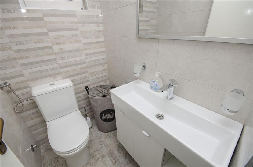 Apartment A1, for 5 persons