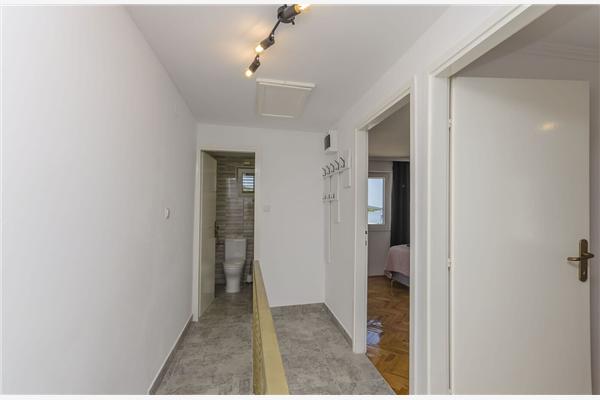 Apartment A1, for 5 persons