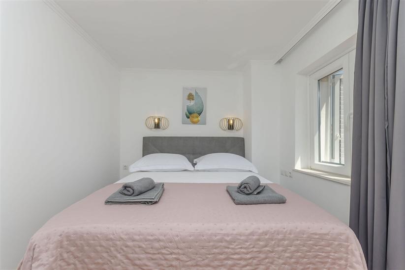 Apartment A1, for 5 persons