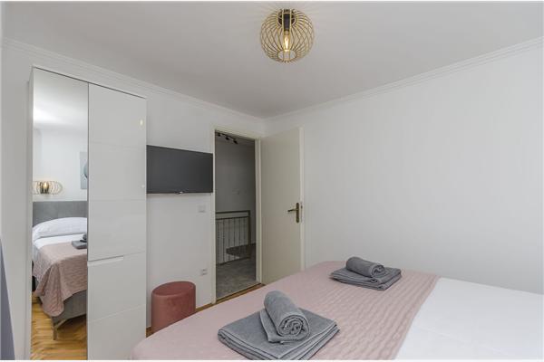 Apartment A1, for 5 persons